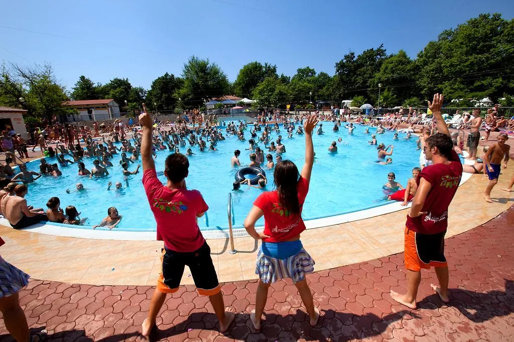 **** Holiday park Mobile Homes Comfort Capri Bijela Uvala Mugeba Croatia